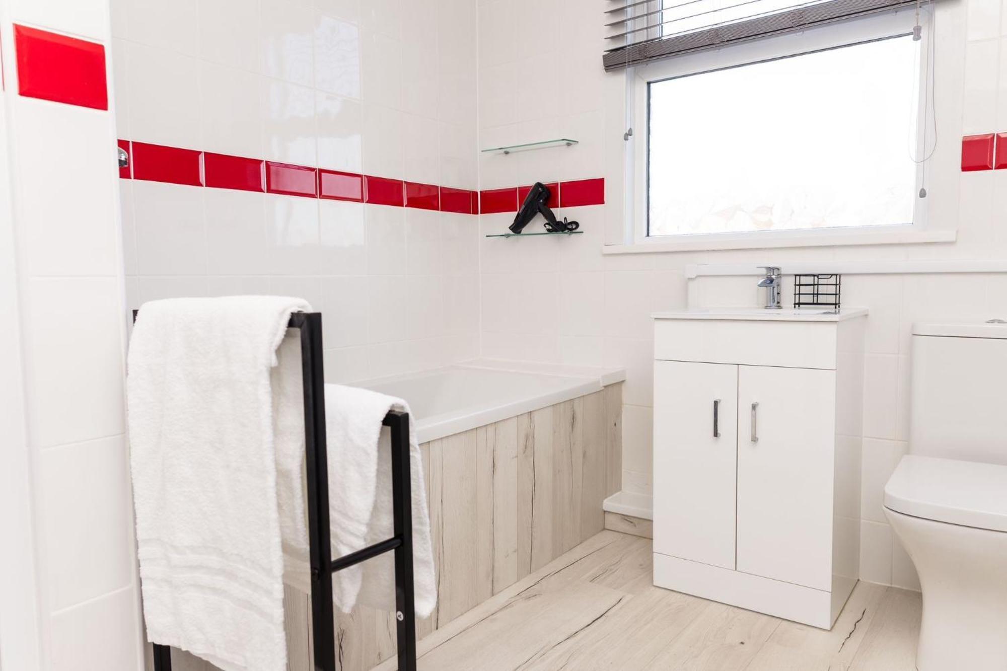 Muriel Retreat - Central Location - Free Parking, Fast Wifi, Smarttv With Netflix By Yoko Property Villa Redcar Exterior photo